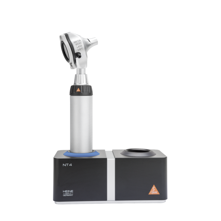 HEINE BETA 200 LED VET F.O. otoscope with table charger