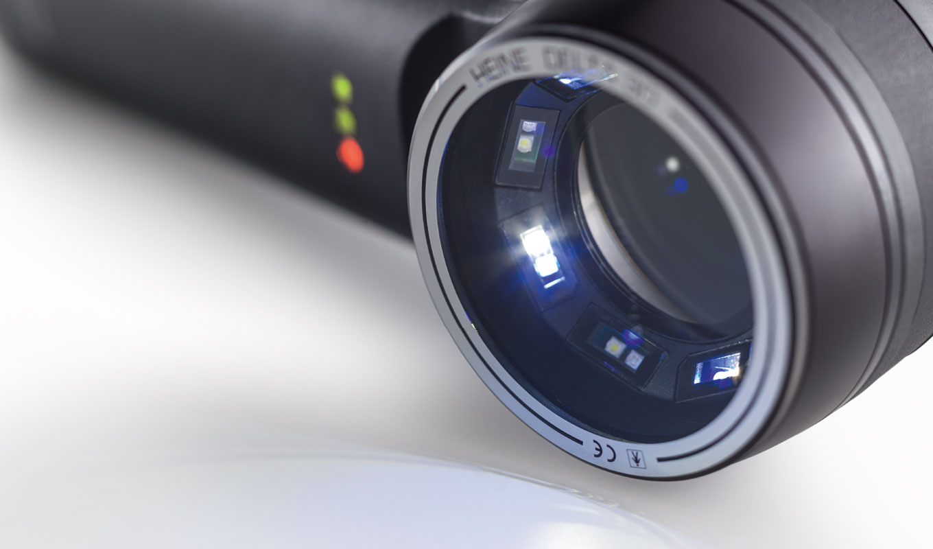 HEINE DELTA 30 PRO High-end dermatoscope with polarised and non-polarised light = toggle function HEINE DELTA 30 PRO with toggle function