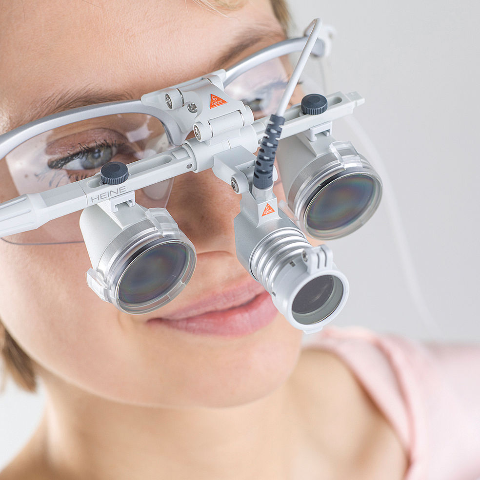 HEINE LoupeLight2 LED with Polarisation Filters